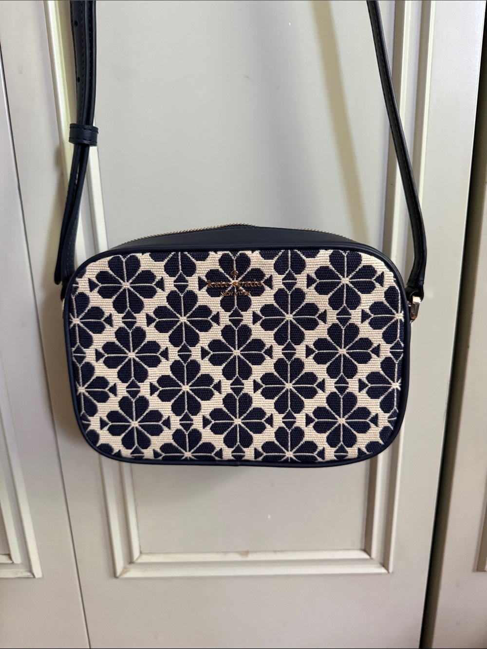 kate spade flower jacquard mini camera bag crossbody!!